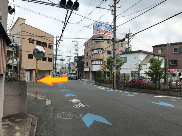 149号線の交差点を左折